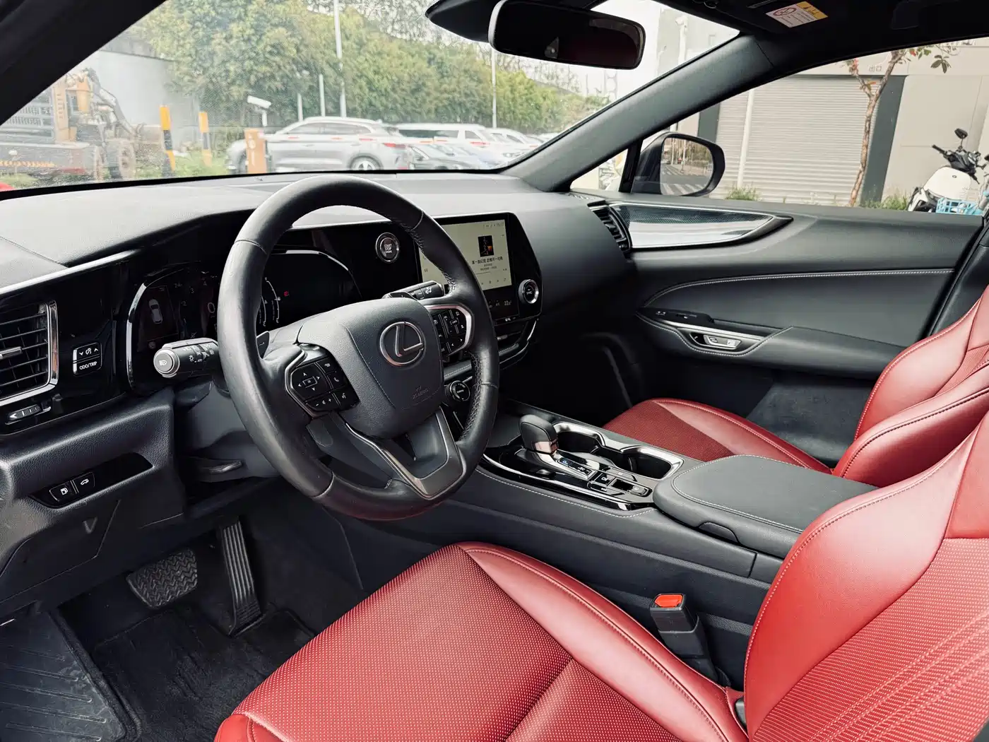 Lexus NX 2023 350h FWD Dynamic Edition фото 18