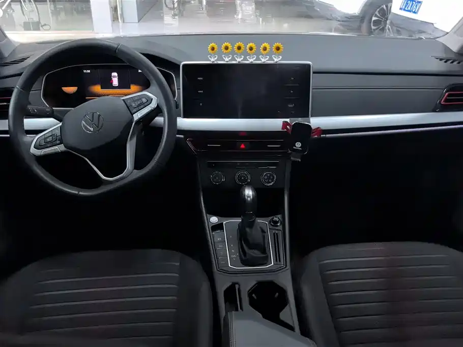 Volkswagen Lavida 2023 300TSI DSG Starlight Full Comfort Edition фото 12