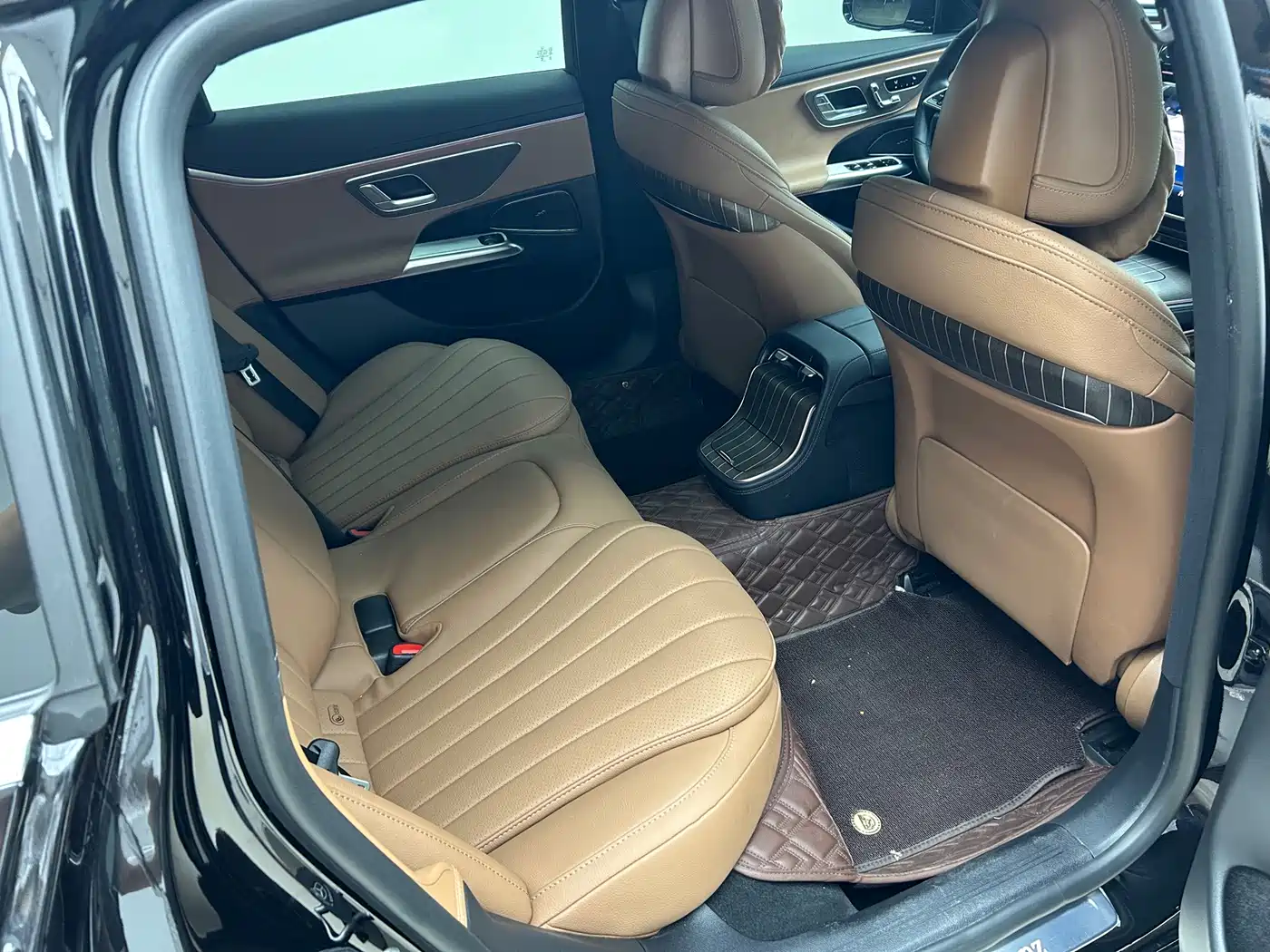 Фото 8 - Mercedes-Benz E-Class