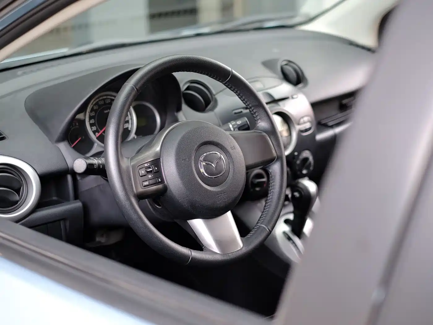 Mazda 2 2011 2011 Xuan Dong 1.5L Auto Luxury Edition