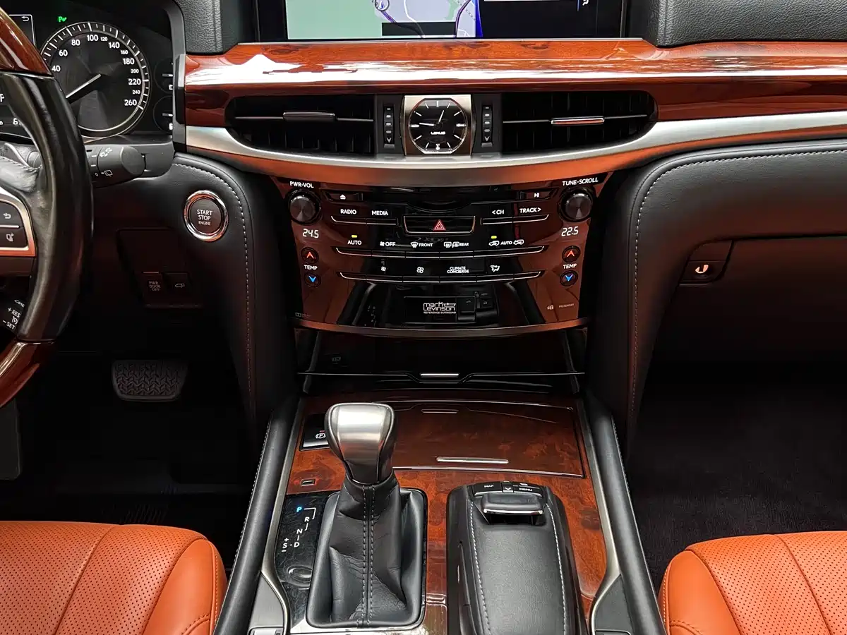 Lexus LX 2017 570 Dynamic Luxury фото 8