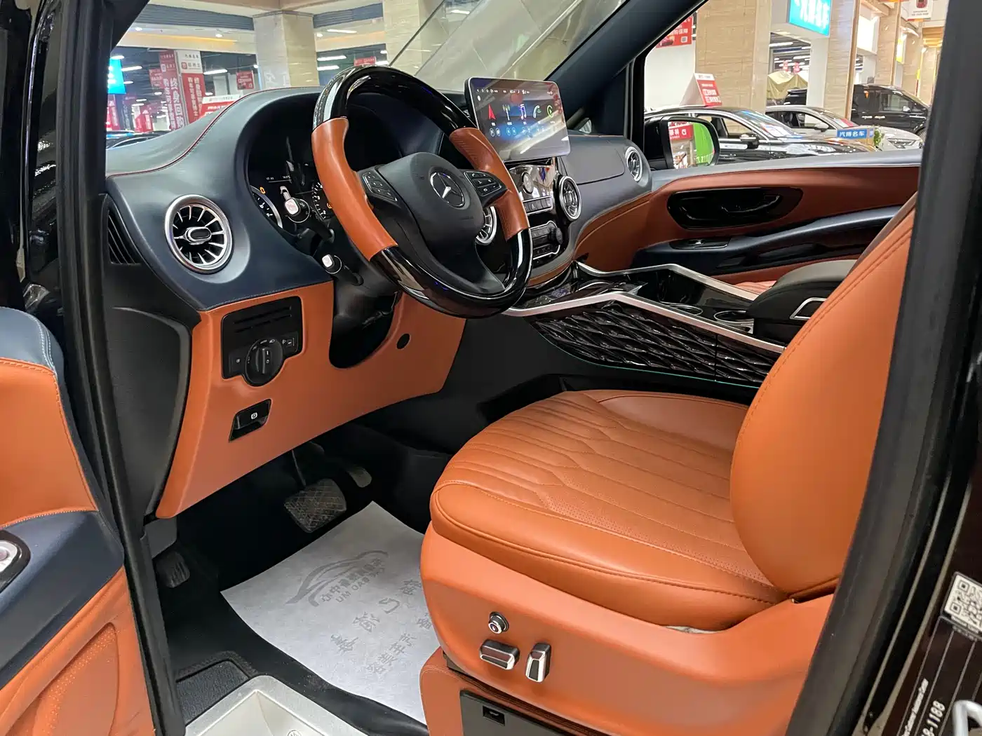 Mercedes-Benz Vito 2023 2.0T Elite 7-Seater фото 17