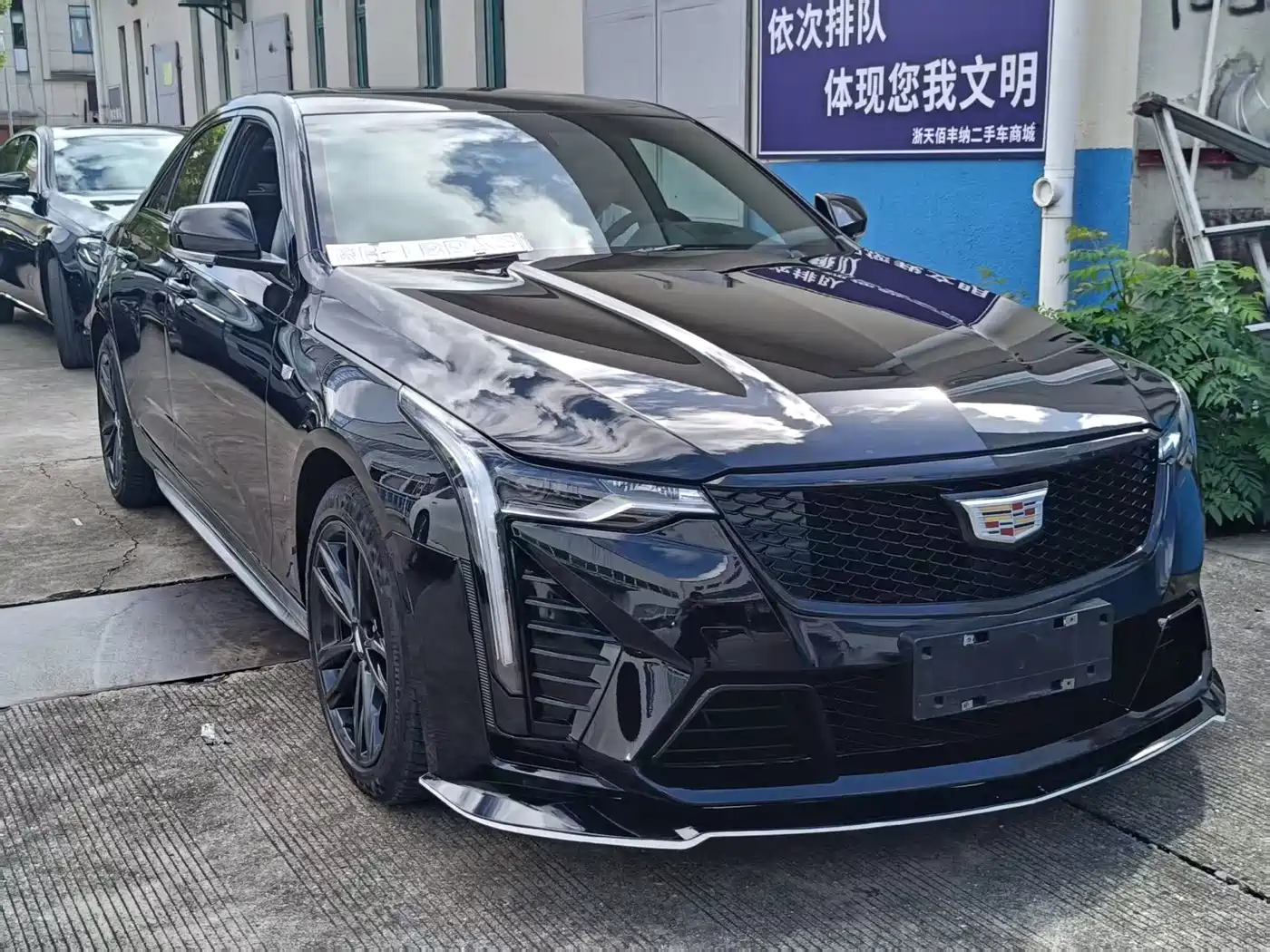 2024 Cadillac CT4