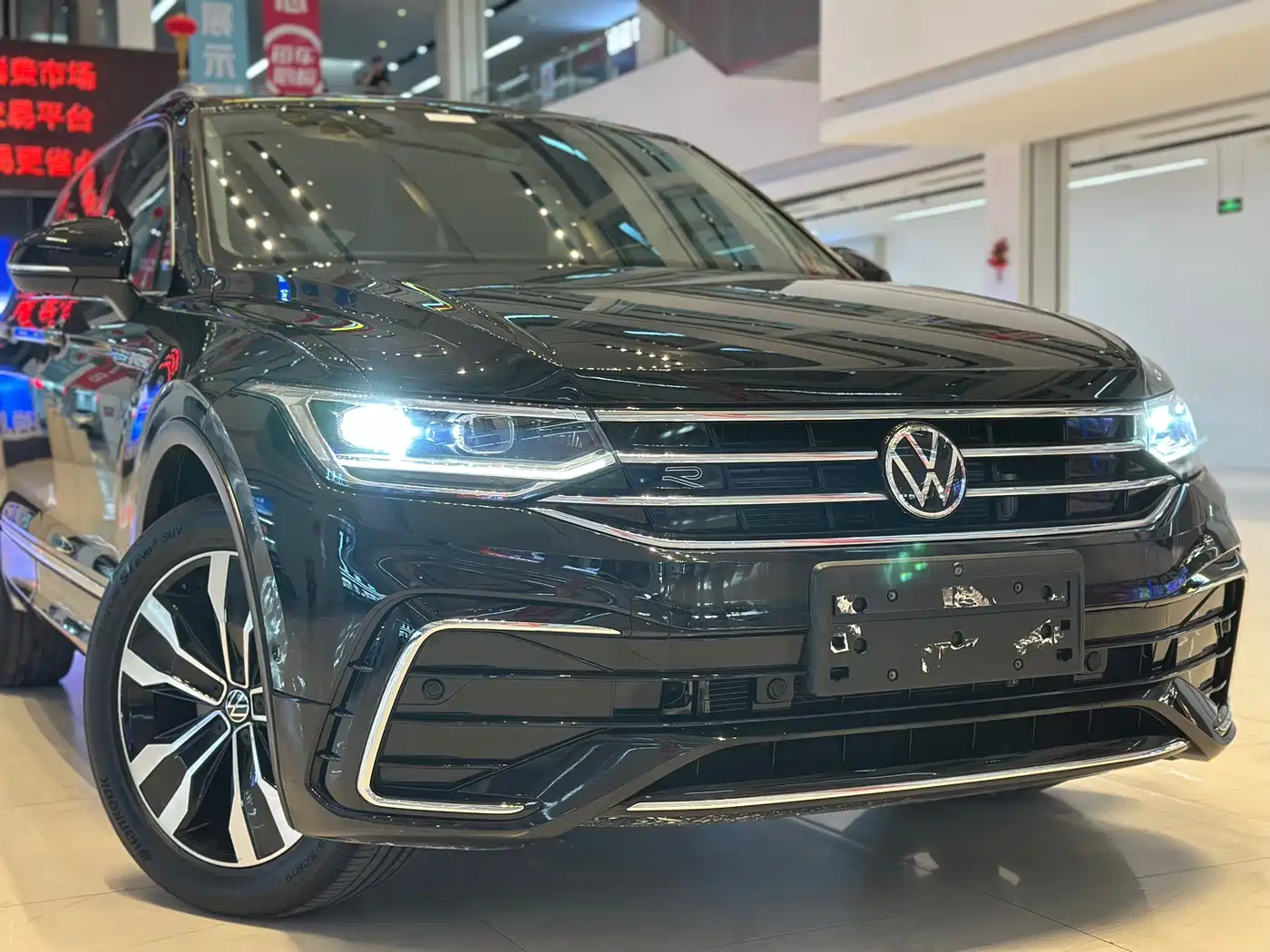 Volkswagen Tiguan L 2023 330TSI Auto 2WD R-Line Premium Edition фото 7