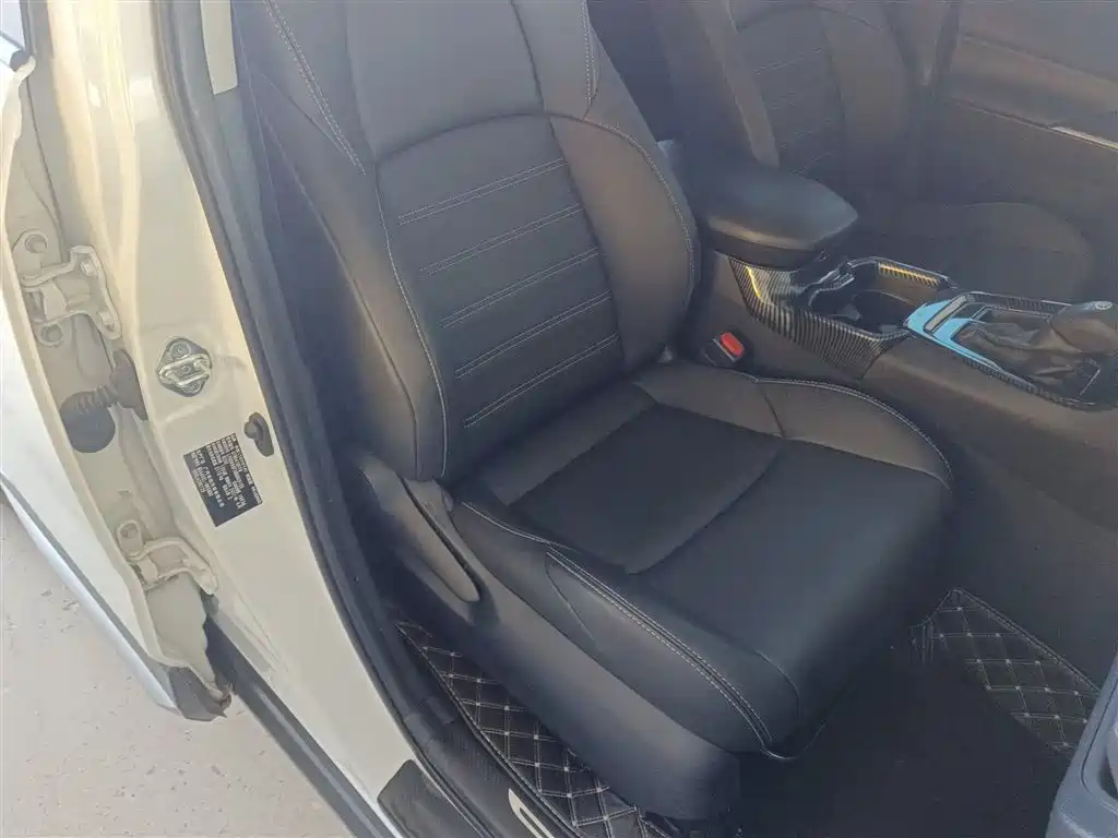 Toyota Wildlander 2020 2.0L CVT 2WD Luxury Edition фото 17
