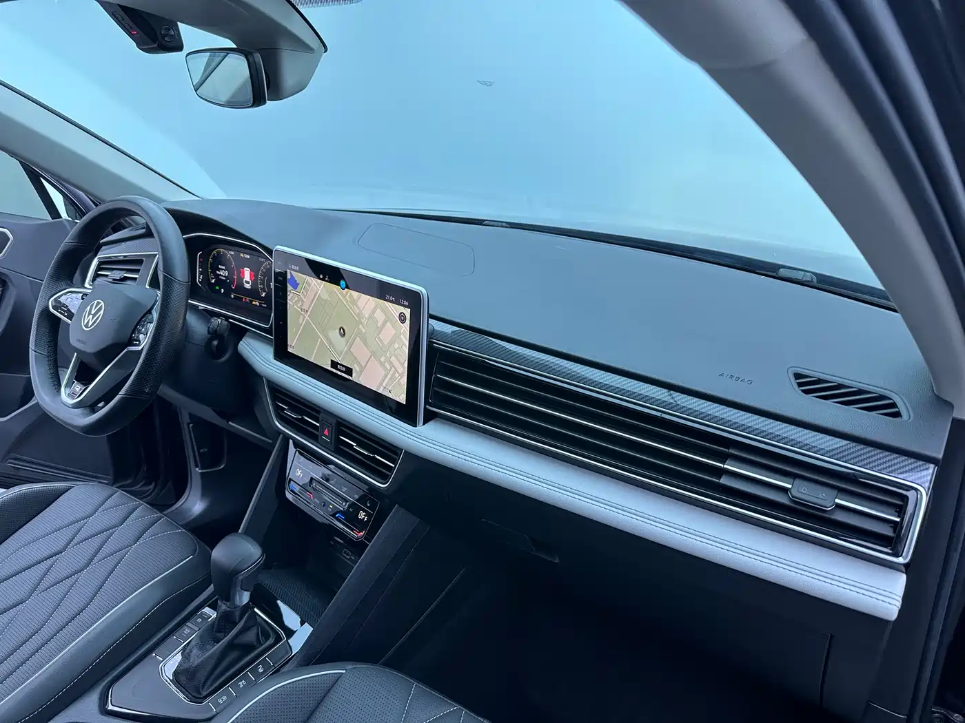 Volkswagen Tiguan L 2023 330TSI Auto 2WD R-Line Premium Edition фото 22