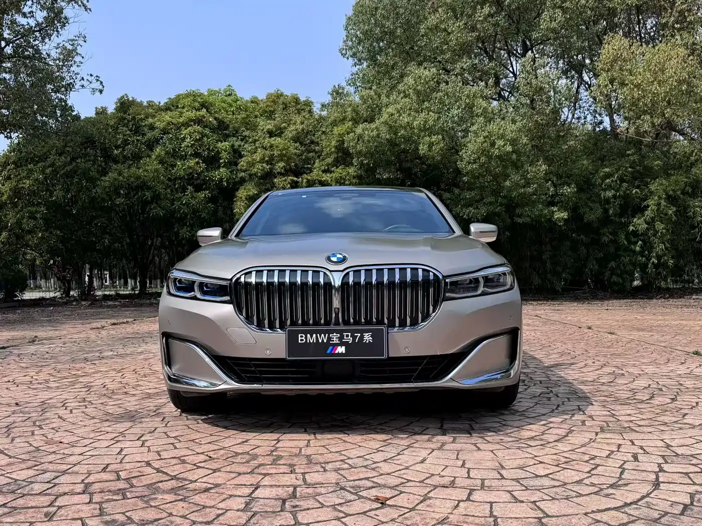 Фото 2 - BMW 7 Series