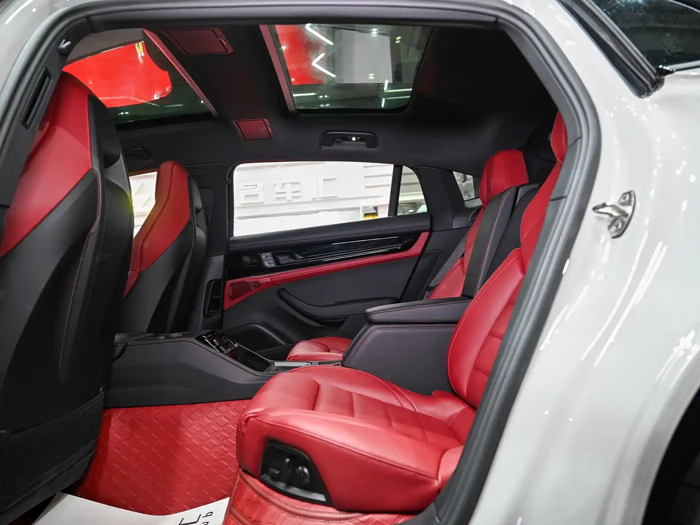 Porsche Panamera 2024 Panamera 4 Executive Long Wheelbase 2.9T фото 12