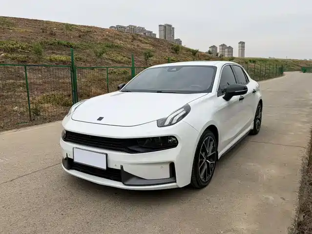 Lynk & Co 03 1.5TD DCT, Драйв, Чемпион