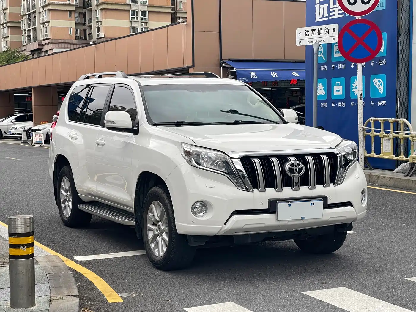 Фото 3 - Toyota Prado