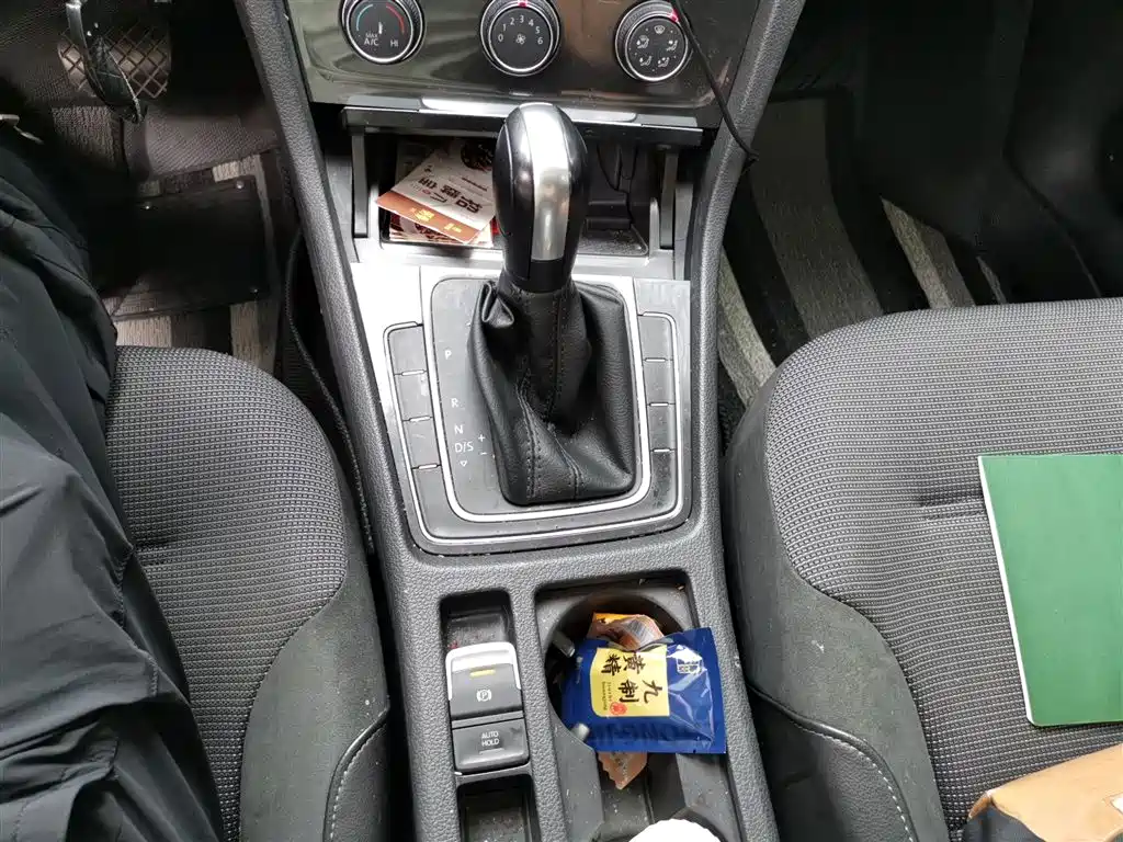 Volkswagen Golf 2018 1.6L Automatic Comfort фото 11