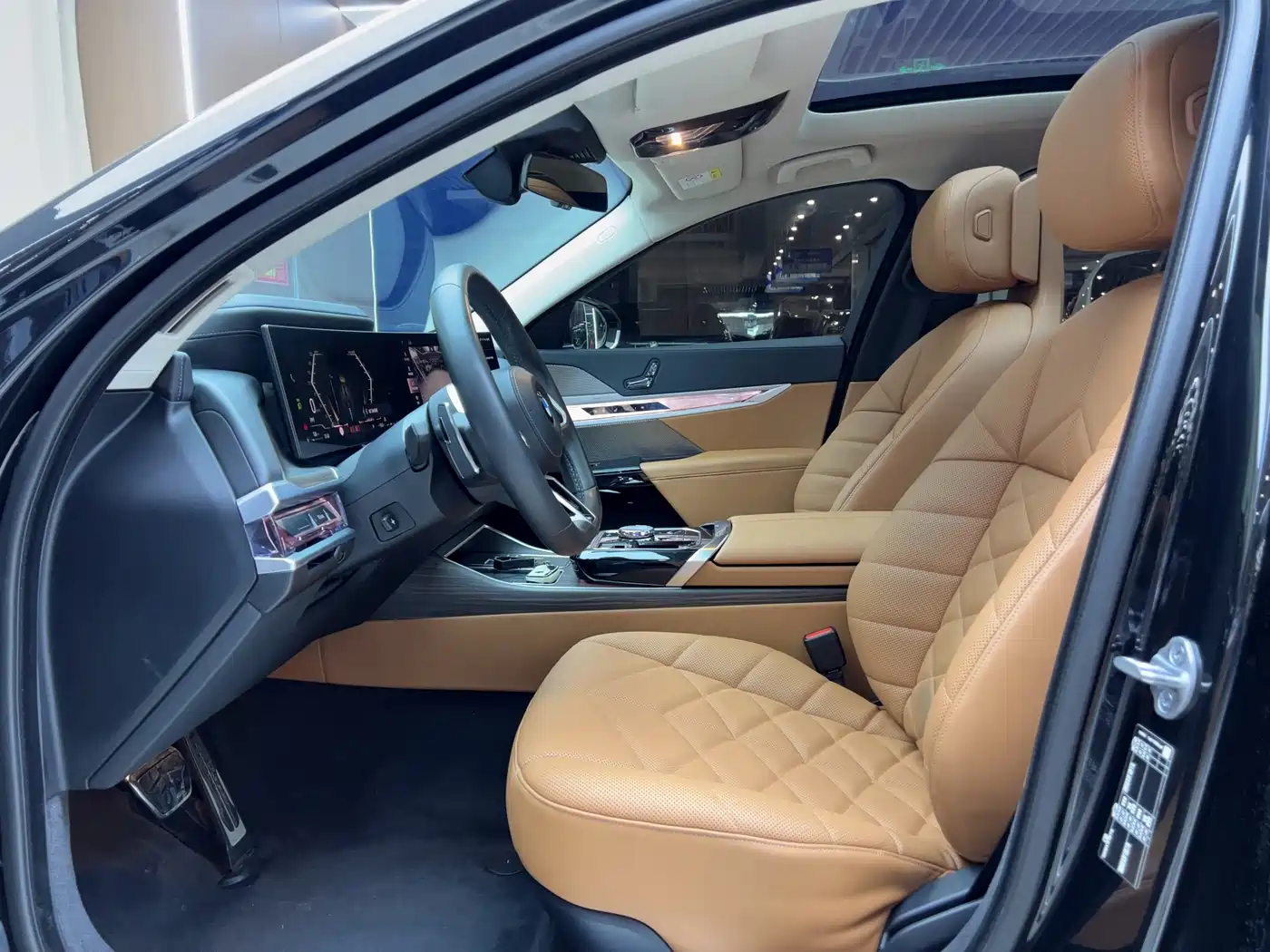 BMW 7 Series 2023 Model 735Li M Sport Package фото 10