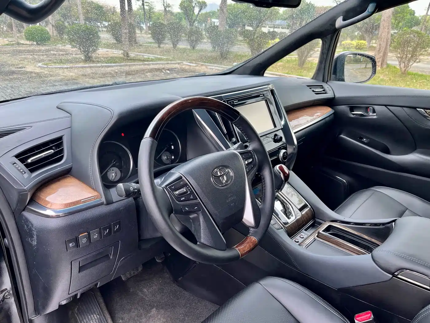 Toyota Alphard 2018 3.5L Luxury фото 6