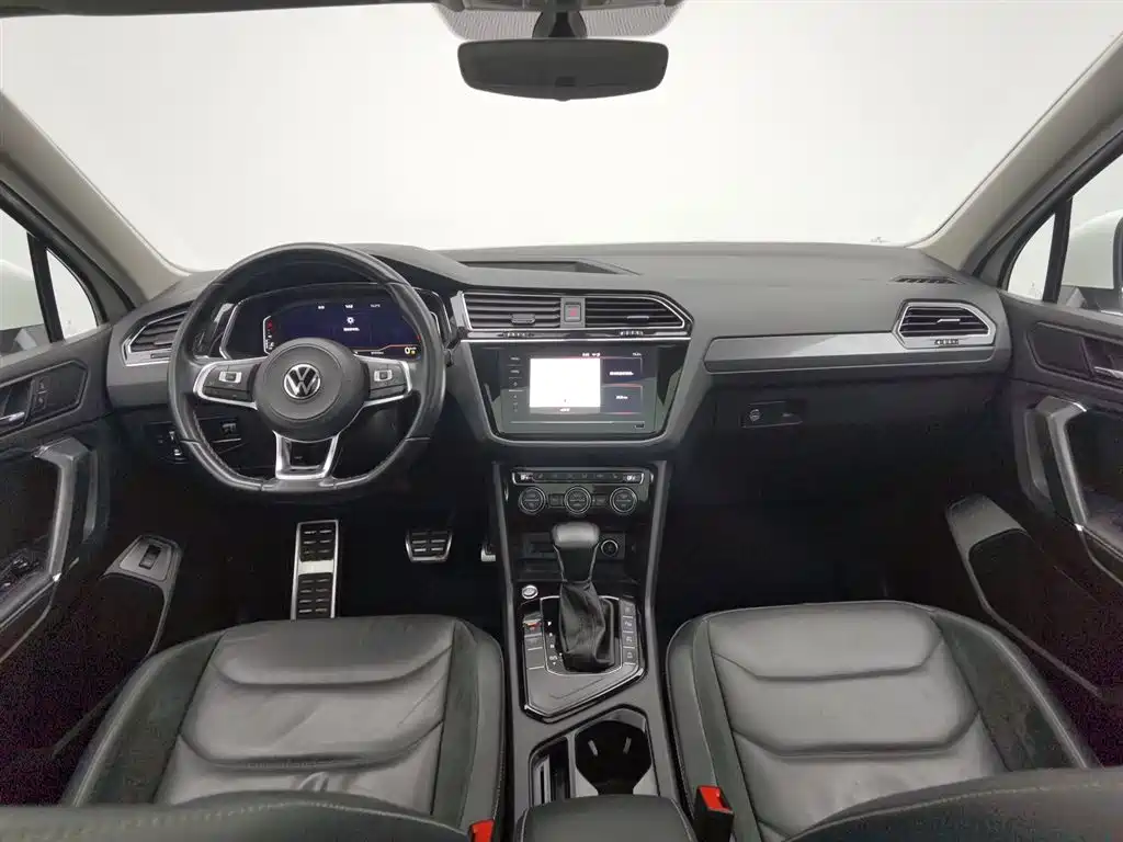 Volkswagen Tiguan L 2021 330TSI Automatic 2WD R-Line Premium фото 5
