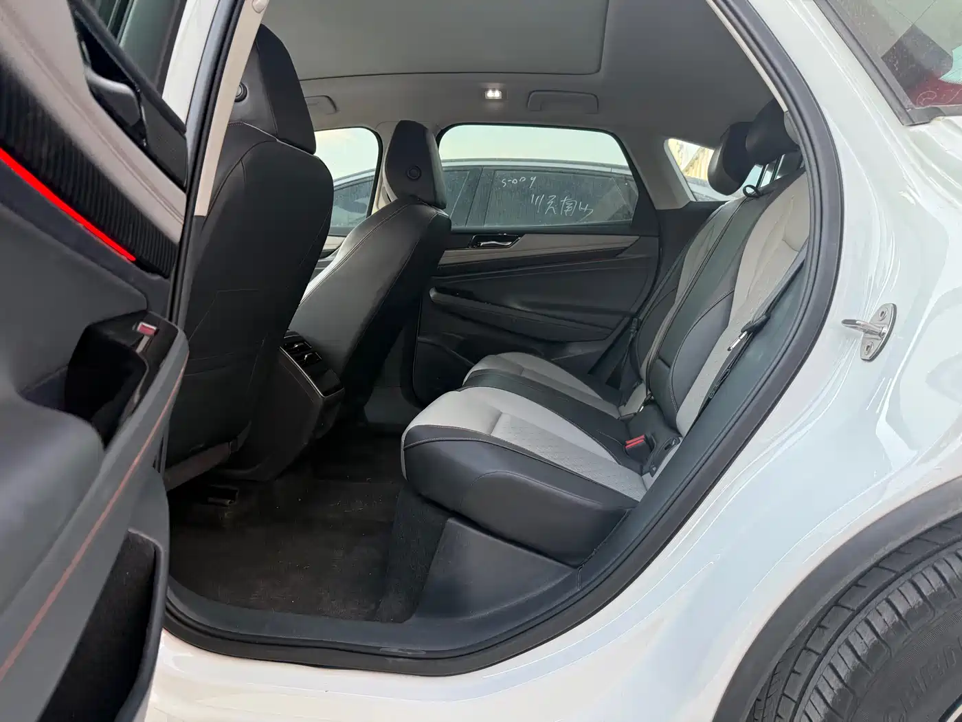 VOLKSWAGEN ID.7 VIZZION