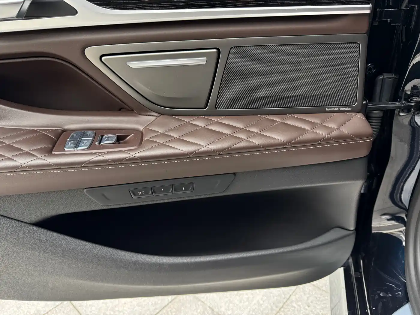 BMW 7 Series 2019 Facelift 740Li Leading M Sport Package фото 16