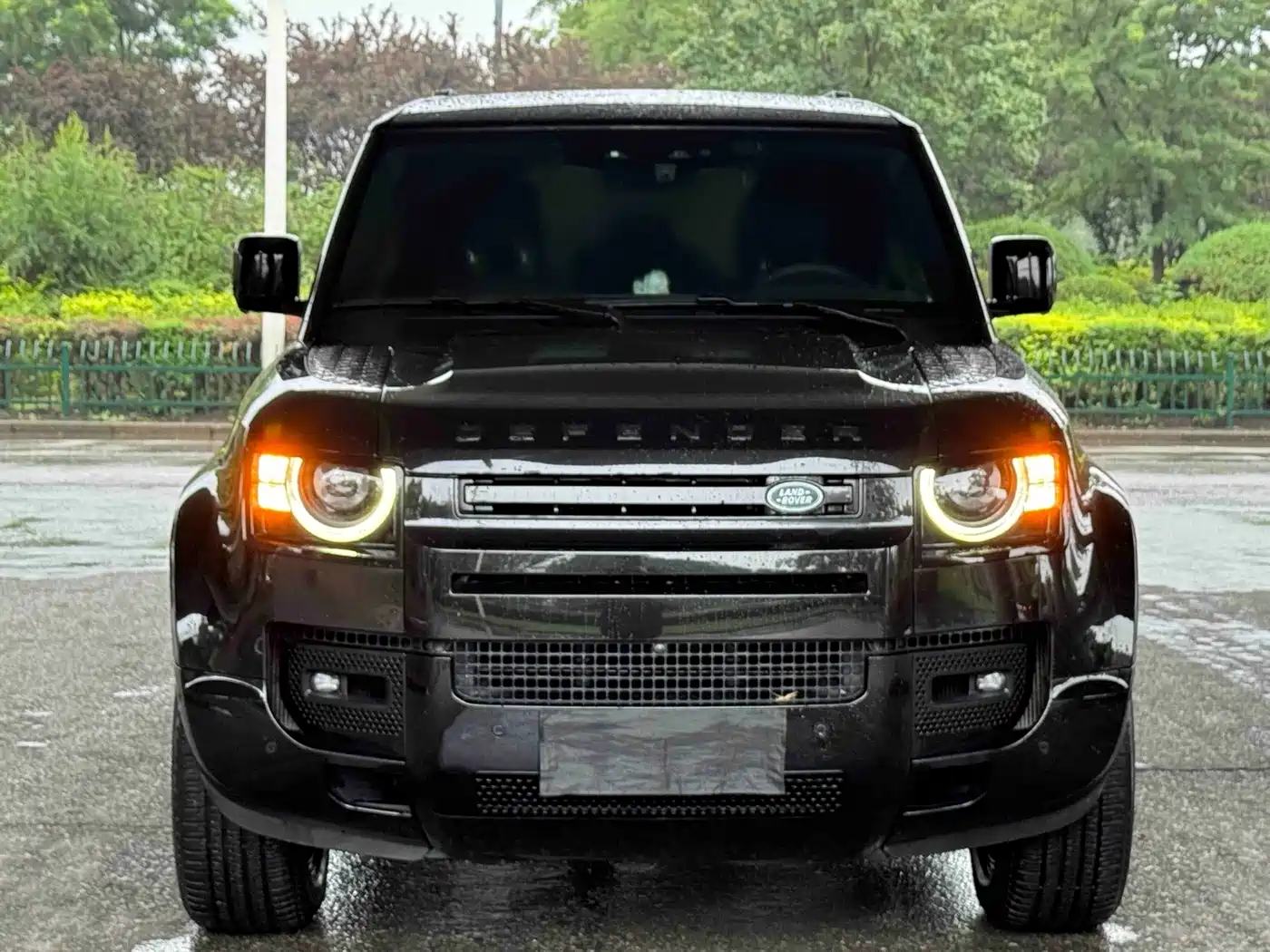 LAND ROVER GUARD