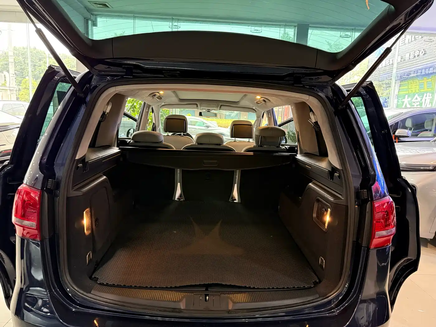Volkswagen Sharan 2014 2.0TSI Standard фото 11