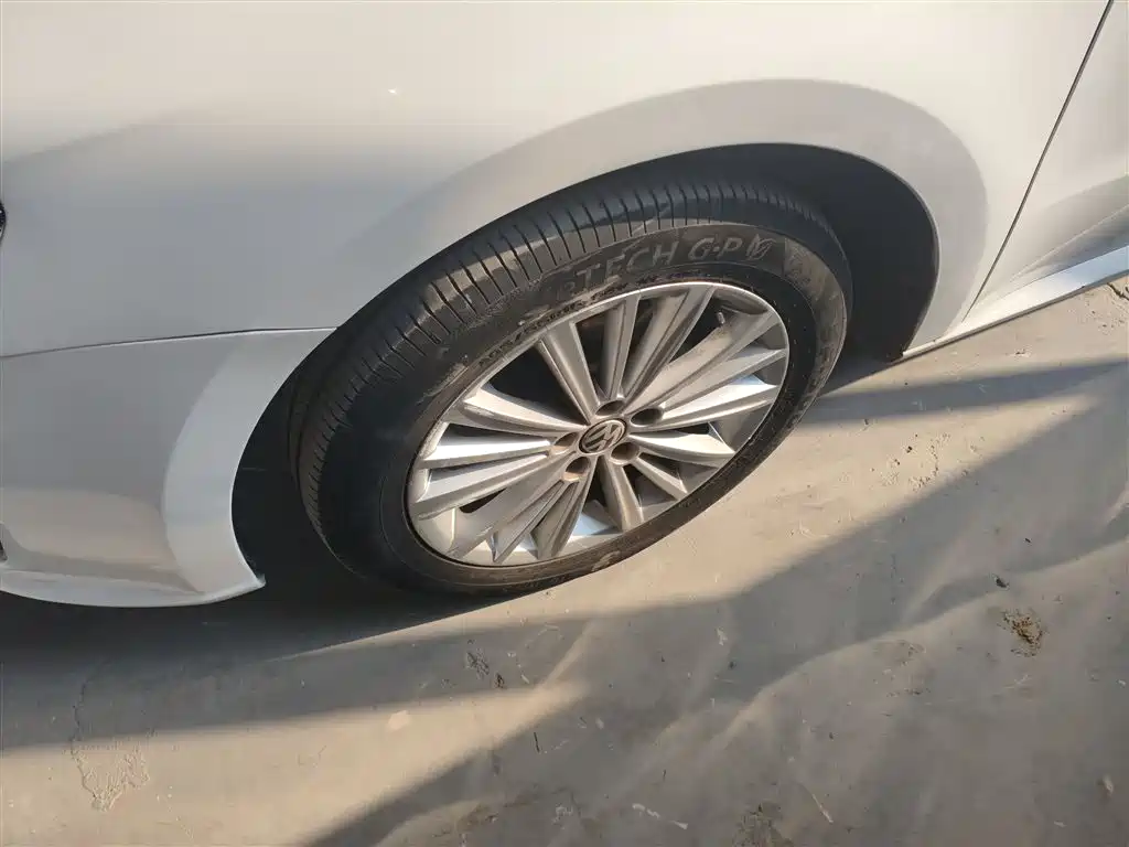 Volkswagen Lavida Tour 2013 1.6L Automatic Comfort фото 23