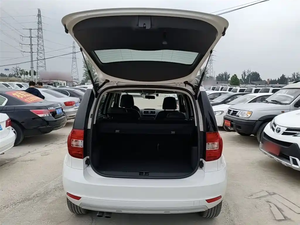 Škoda Yeti 2017 TSI280 DSG Advance фото 19