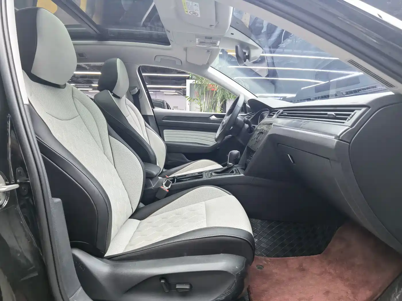 Volkswagen Magotan 2026 2025 Facelift II Public Edition 330TSI DSG Luxury