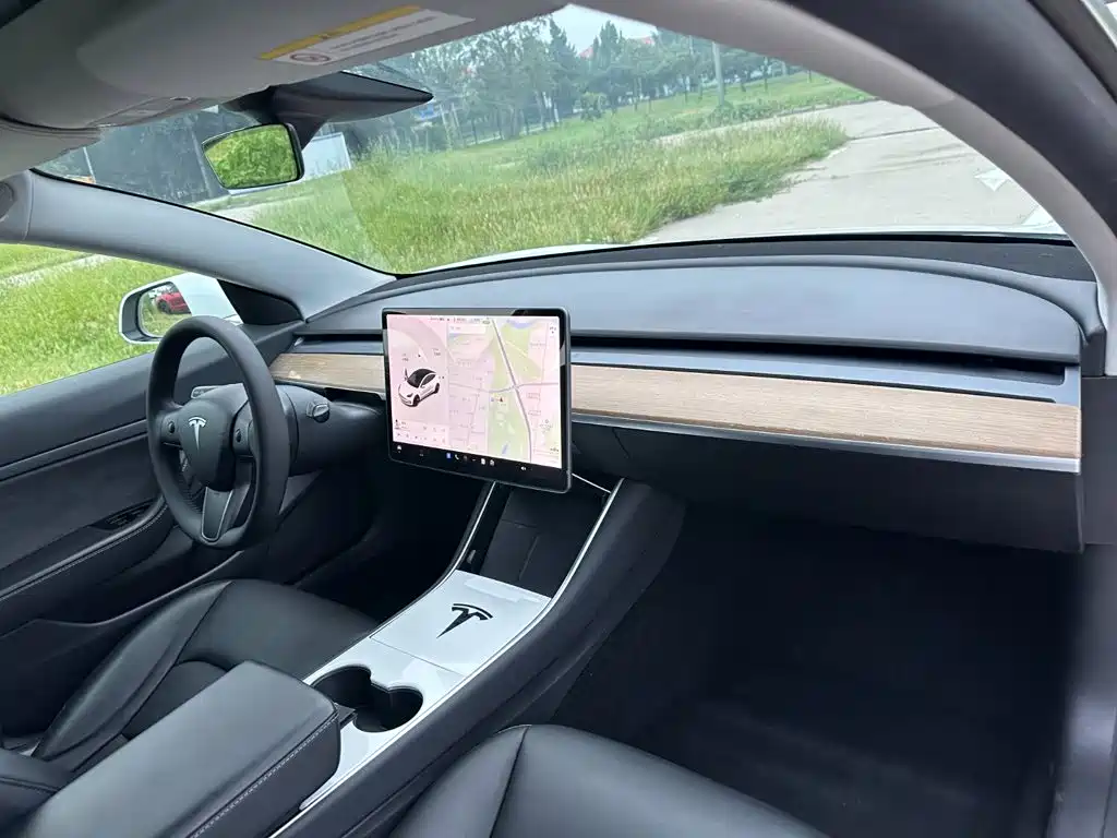 صورة 15 - Tesla Model 3