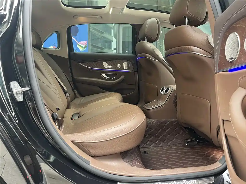 Mercedes-Benz E-Class 2022 E 300 L Luxury фото 27