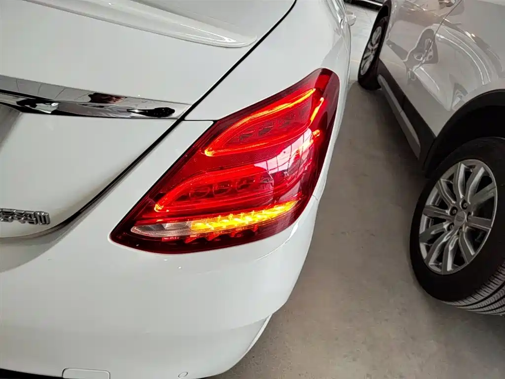 Mercedes-Benz C-Class 2017 Facelift C 200 Sport Edition фото 8