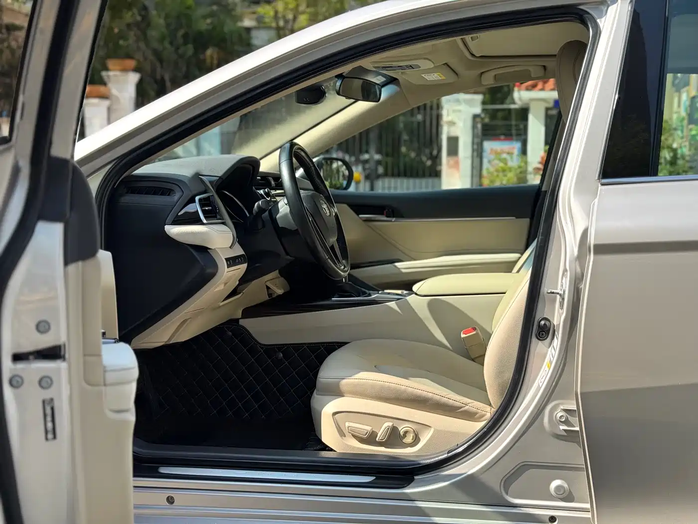 Toyota Camry 2018 2.0G Luxury Edition фото 11