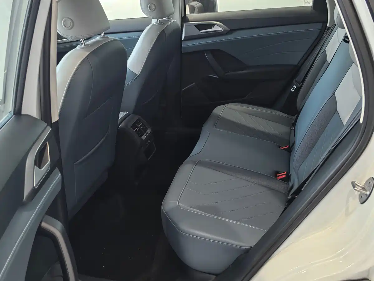 Volkswagen Tharu 2026 2024 300TSI 2WD Full Moon Edition