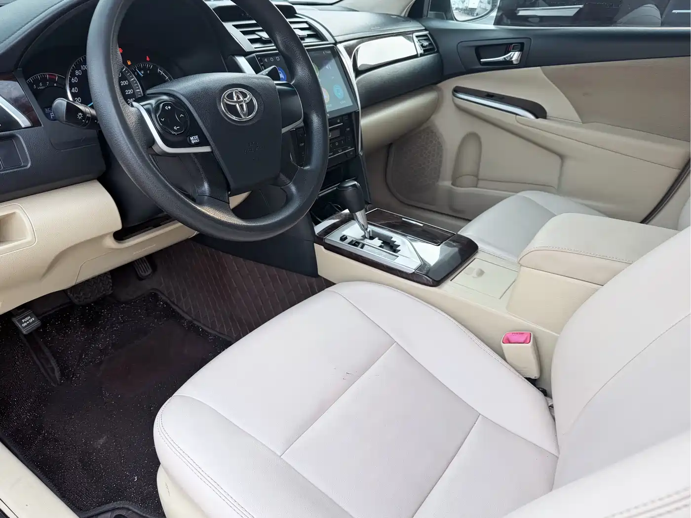 Toyota Camry 2015 2.0E Elite Edition фото 6