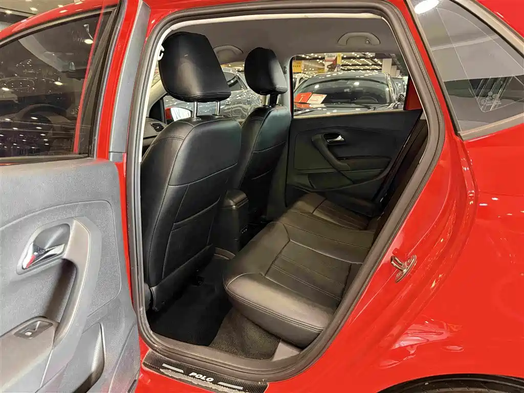 Фото 5 - Volkswagen Polo