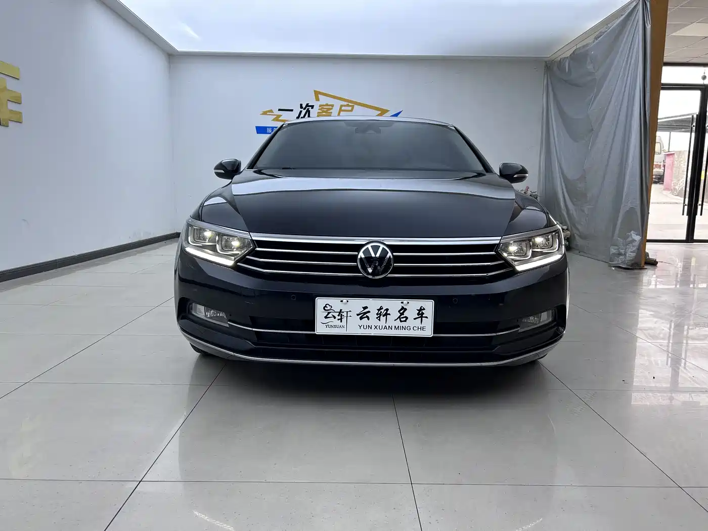 Volkswagen Magotan 2019 330TSI DSG Luxury Class China VI фото 2