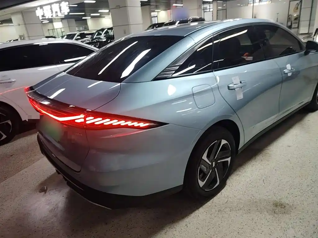 Geely Galaxy Galaxy L6 2025 EM-i 140km Starship Edition фото 7