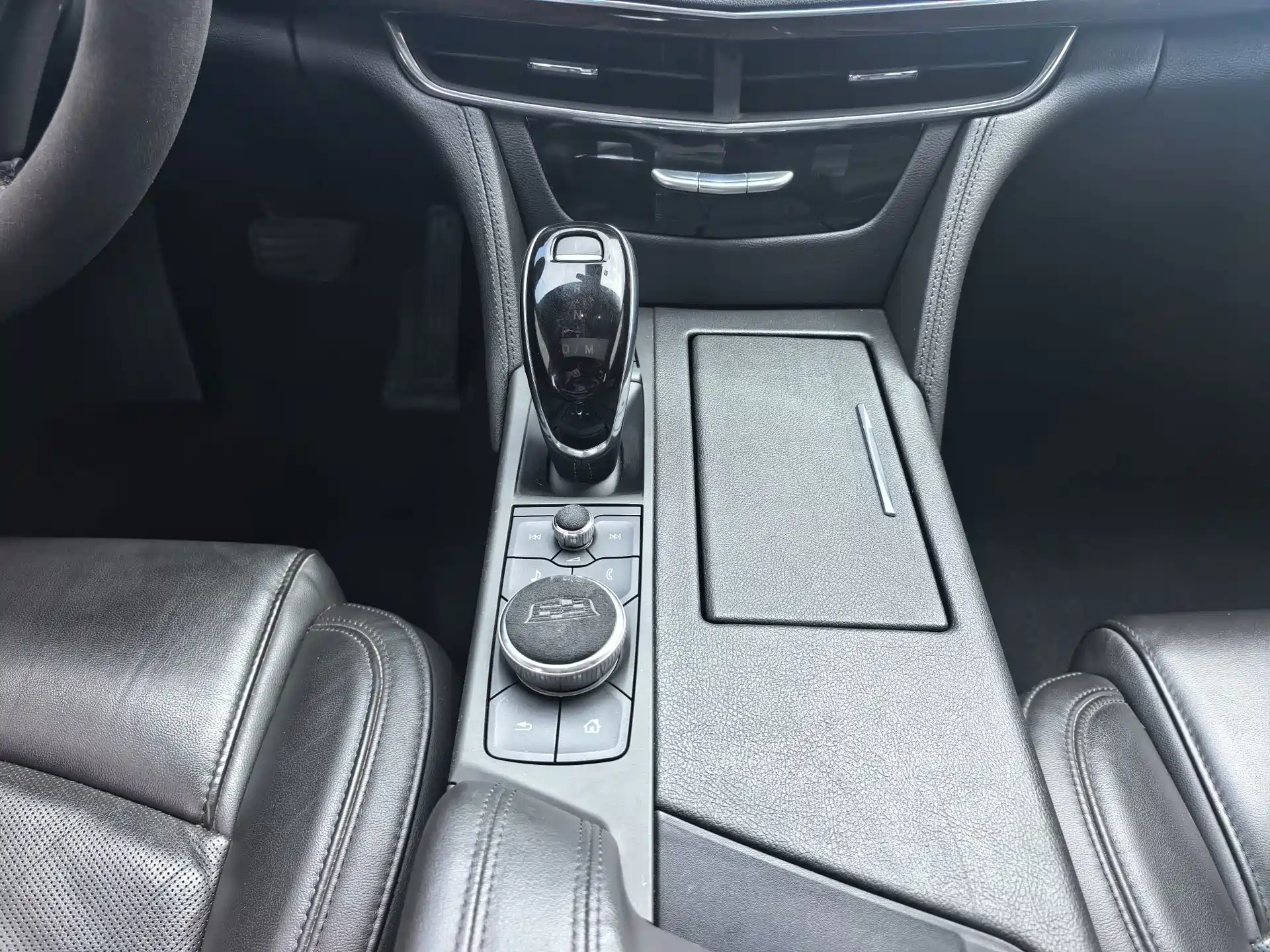 Фото 15 - Cadillac CT6