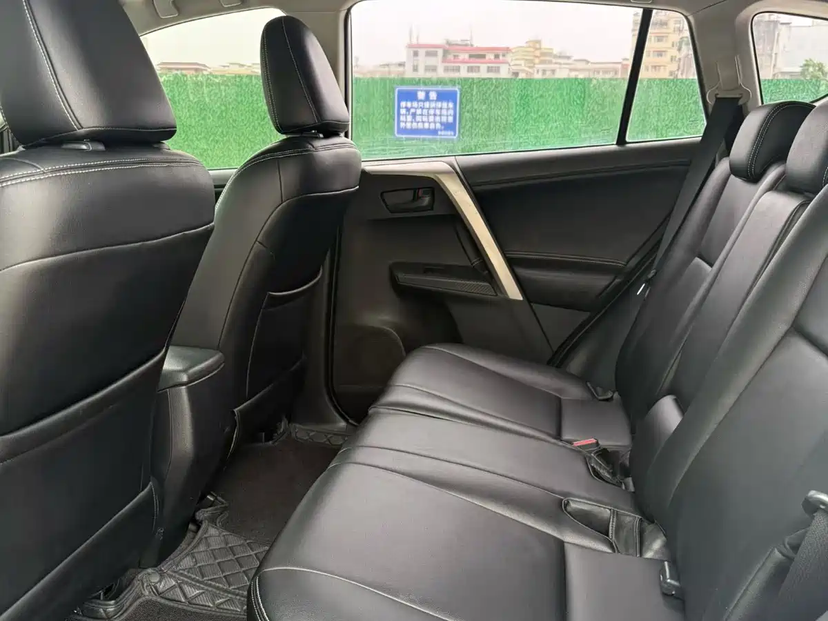 Toyota RAV4 Rongfang 2015 2.0L CVT 2WD Trend Edition фото 6
