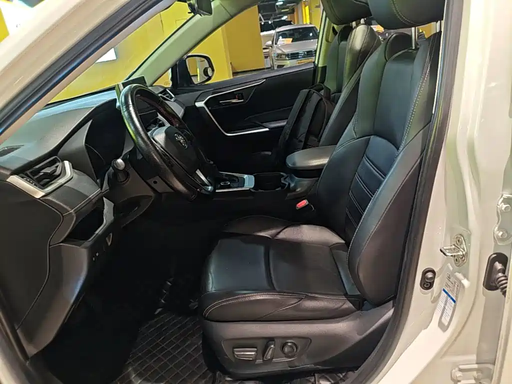 Toyota Wildlander 2021 2020 Hybrid 2.5L E-CVT AWD Luxury Edition