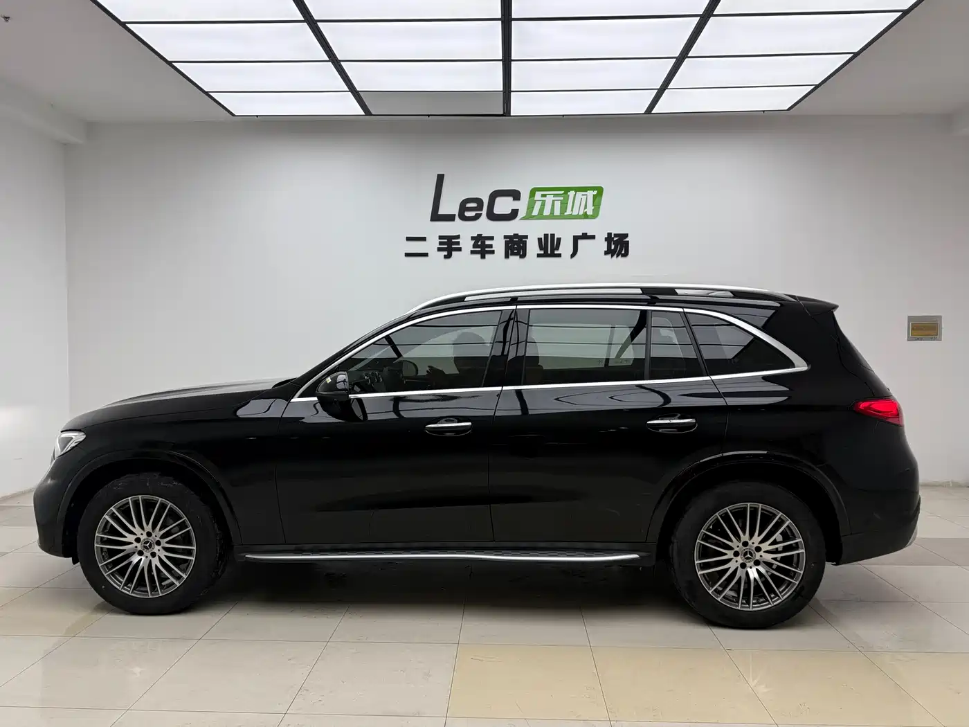 Mercedes-Benz GLC 2024 GLC 300 L 4MATIC Dynamic 5-seater фото 5