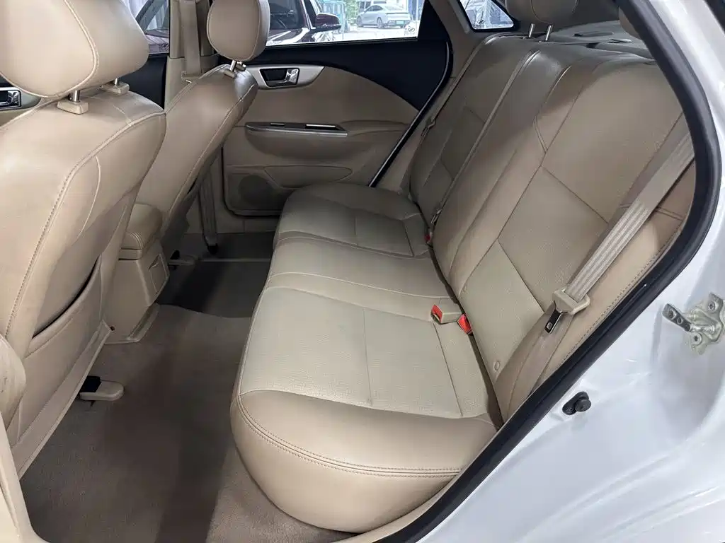 Фото 15 - Buick Excelle