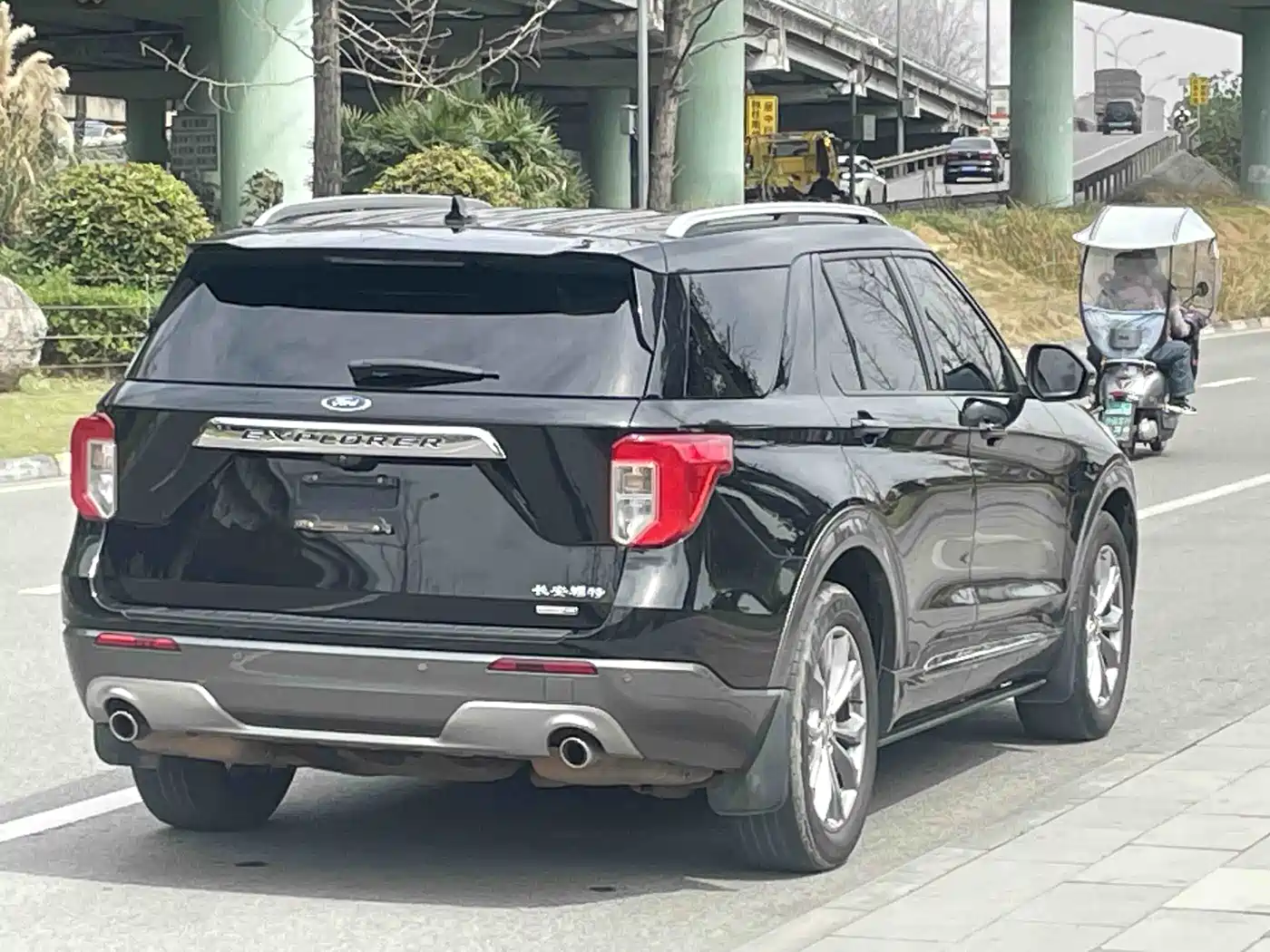 FORD EXPLORER