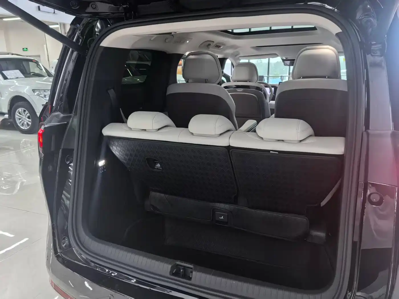 BYD Xia 2025 2025 DM-i 1.5T 180km Surpass Edition