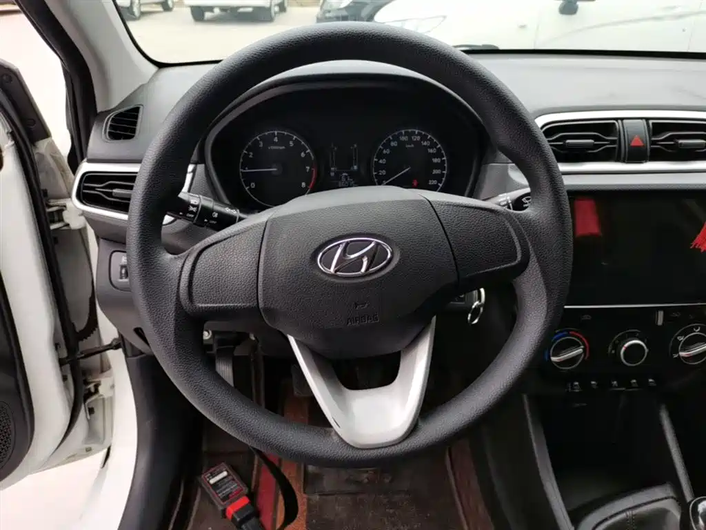 Hyundai Verna 2017 1.4L Manual Renewal China V фото 11