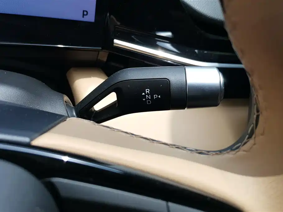 Geely Galaxy Galaxy L6 2024 125km PLUS Soaring Dragon Edition фото 16