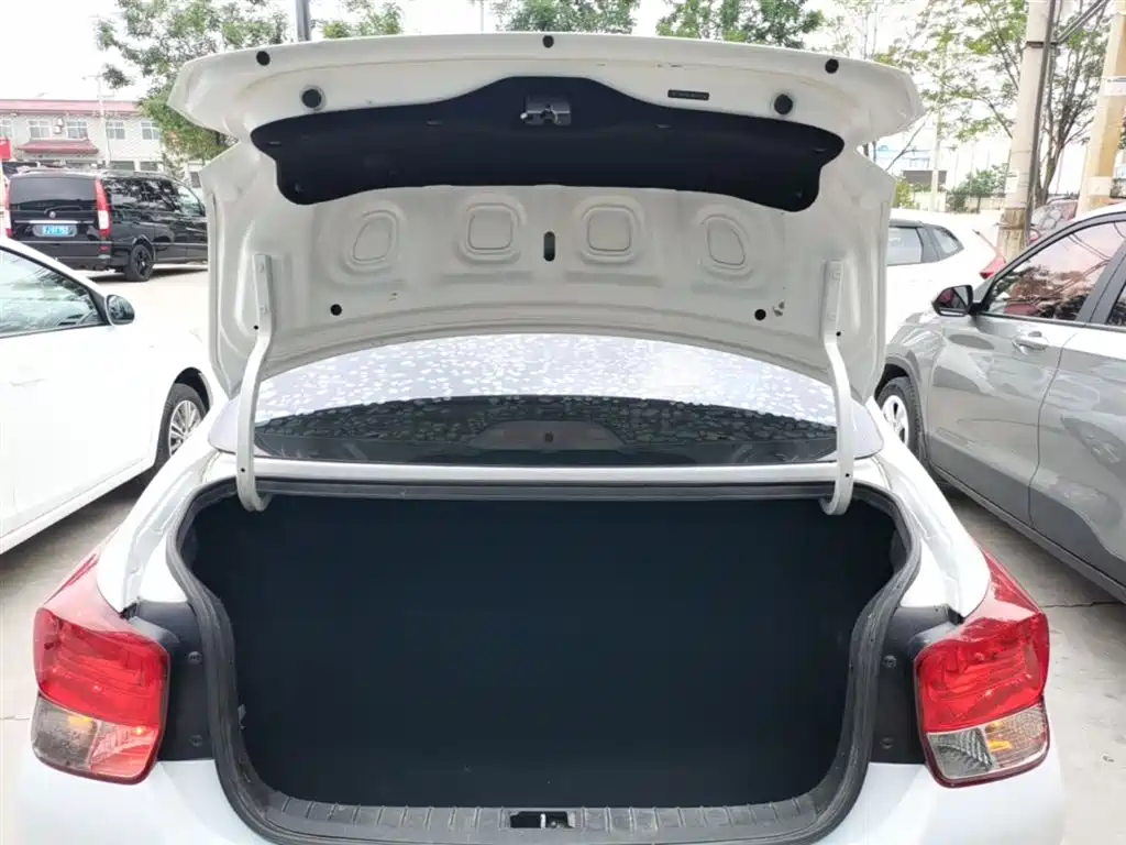 Hyundai Verna 2017 1.4L Manual Renewal China V фото 19