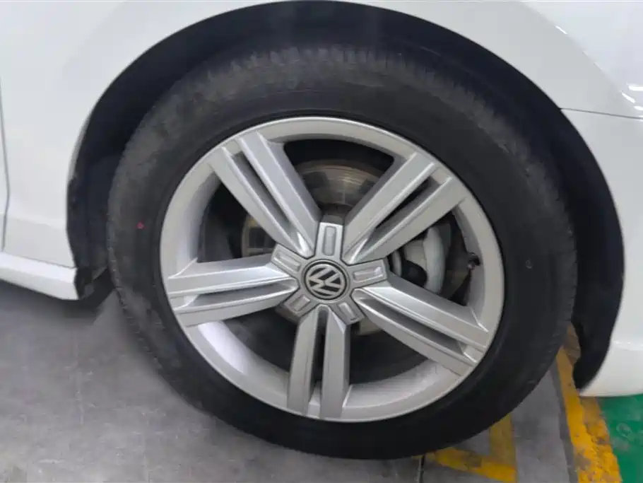 Volkswagen Lamando 2017 280TSI DSG Comfort Edition фото 6