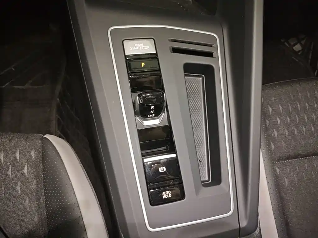 Photo 14 - Volkswagen Golf