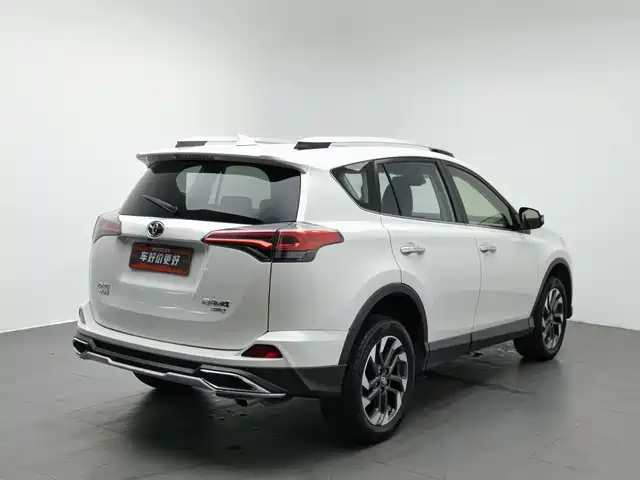 Toyota RAV4 Rongfang 2018 2.5L Automatic 4WD Elite i Edition — фото 2