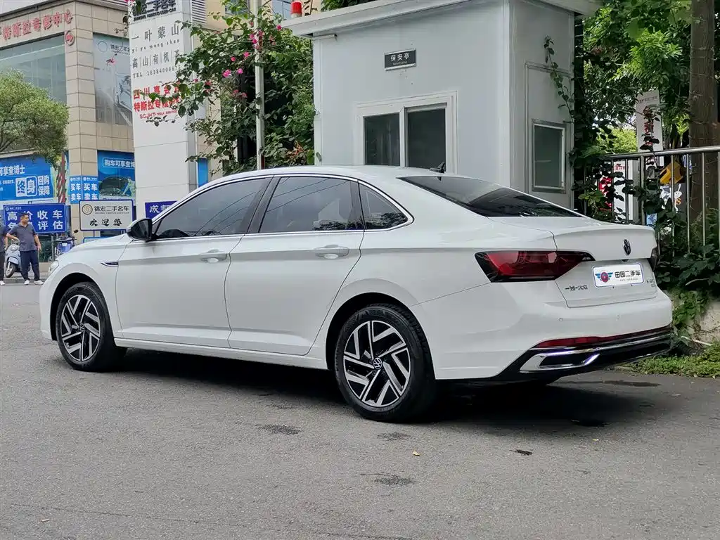 Volkswagen Sagitar 2023 Model Year 200TSI DSG Surpass Edition фото 4