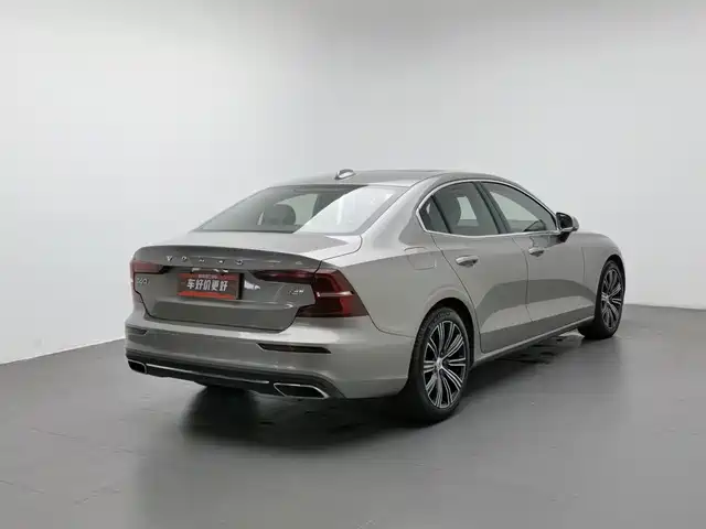Volvo S60 2020 T4 Momentum Luxury Edition — фото 2