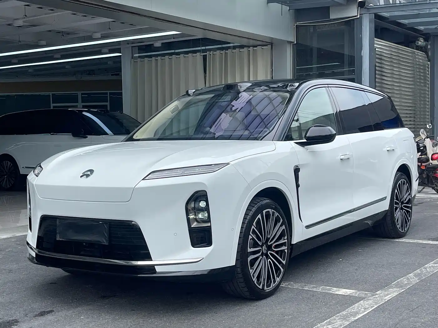 NIO ES8 2025